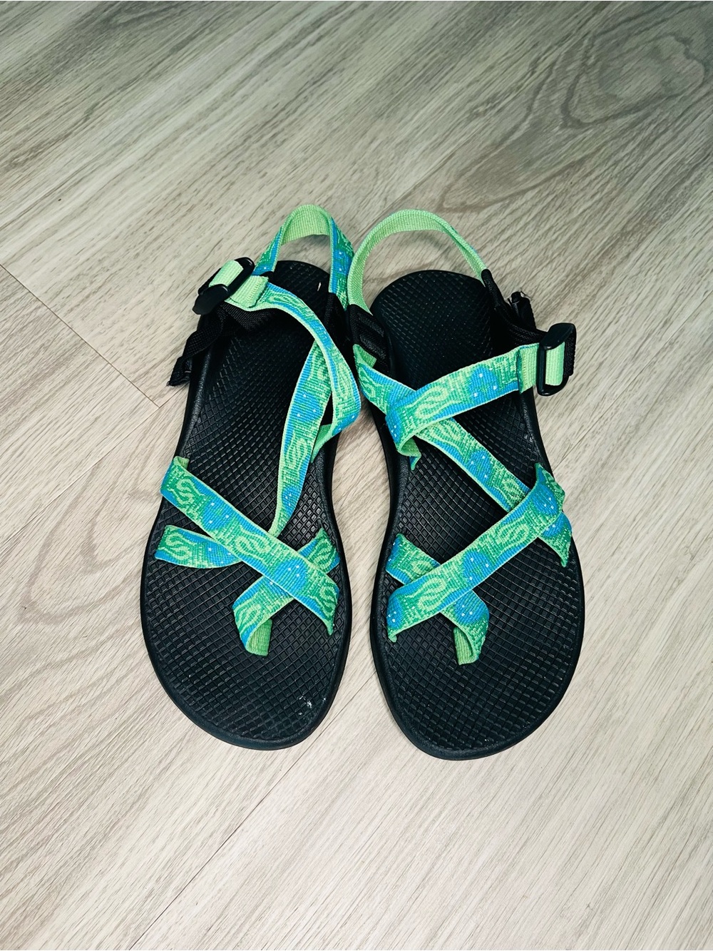 Chaco Z/2 Classic sport sandals black blue-green patterned webbing strap Sz 10